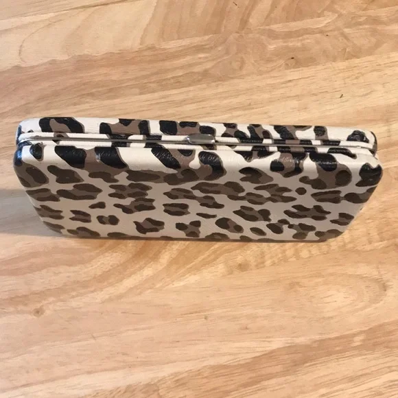 Leopard print hard wallet - Picture 3 of 3